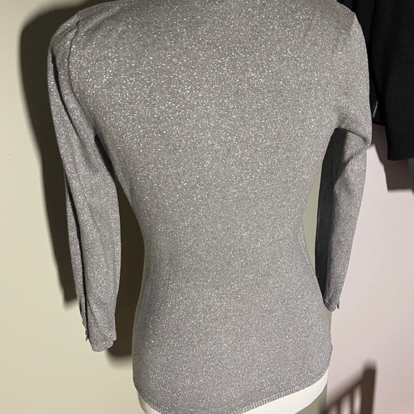 Ann Taylor Shimmer Grey Sweater in XS EUC - Picture 3 of 5